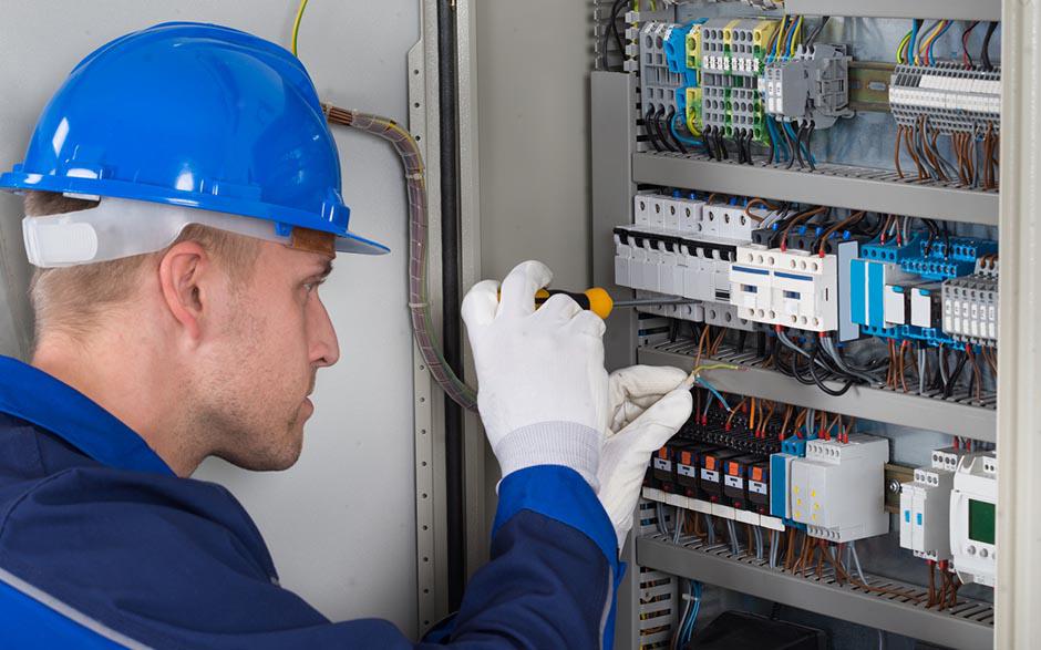 taux horaire électricien Briis-sous-Forges